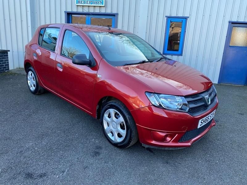 Used Dacia Sandero Ambiance 2016 Red Hatchback