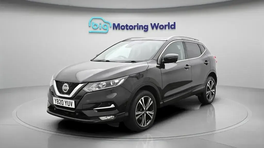Used Nissan Qashqai N-Connecta 140 HP (102 kW) 2020 Black SUV