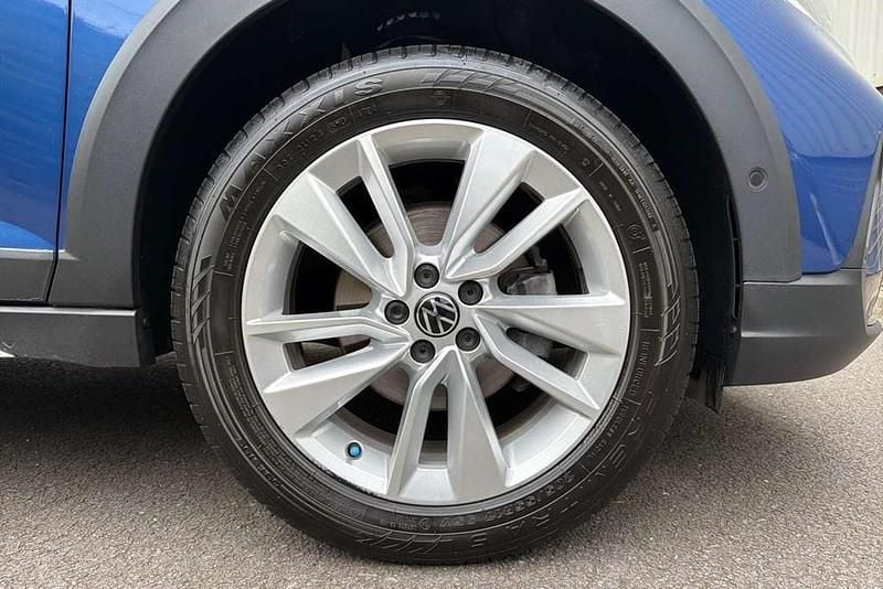 Used VW Taigo Life 95 HP (69 kW) 2024 Blue SUV