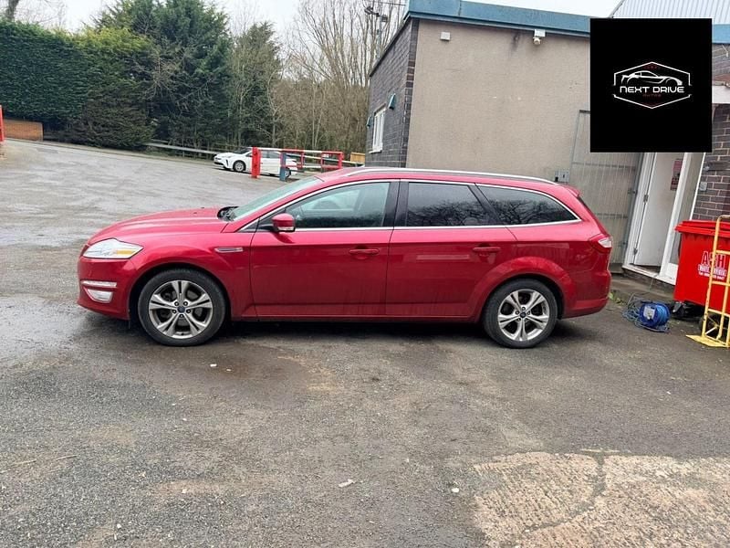 Used Ford Mondeo Business Edition 163 HP (119 kW) 2013 Red Estate