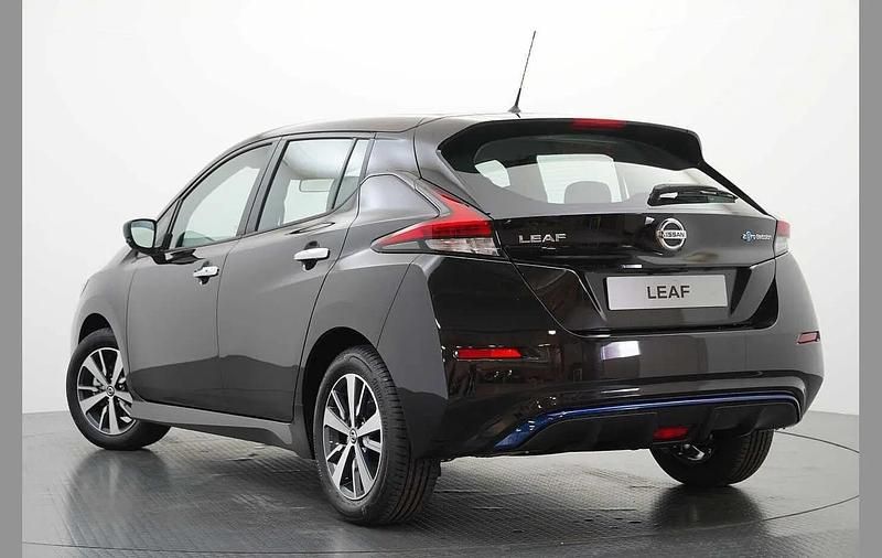 Used Nissan Leaf Acenta 108 kW (147 HP) 2022 Black Hatchback