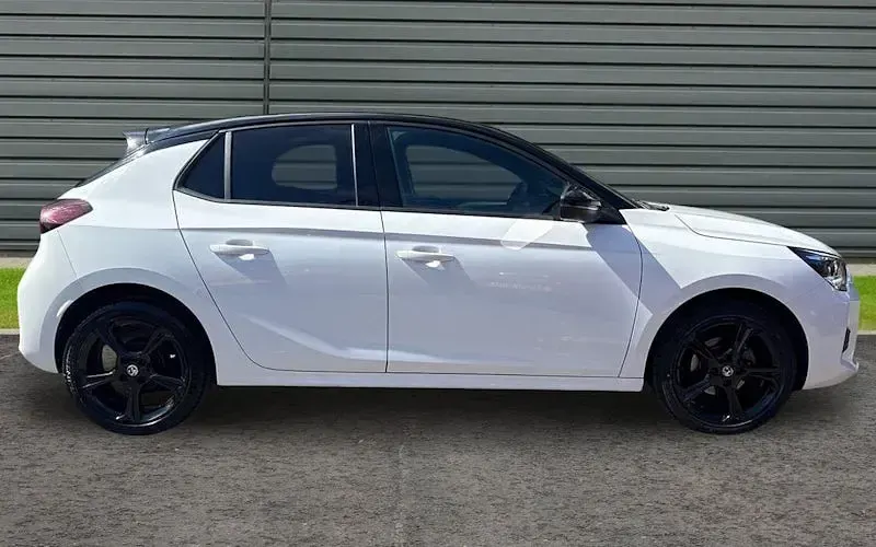 Used Vauxhall Corsa 75 HP (55 kW) 2023 White Hatchback