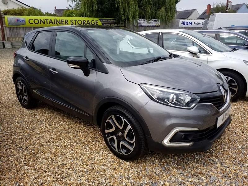 Grey/black Used 2018 Renault Captur Iconic SUV | £9,500 (Fair price) - Image 1/4