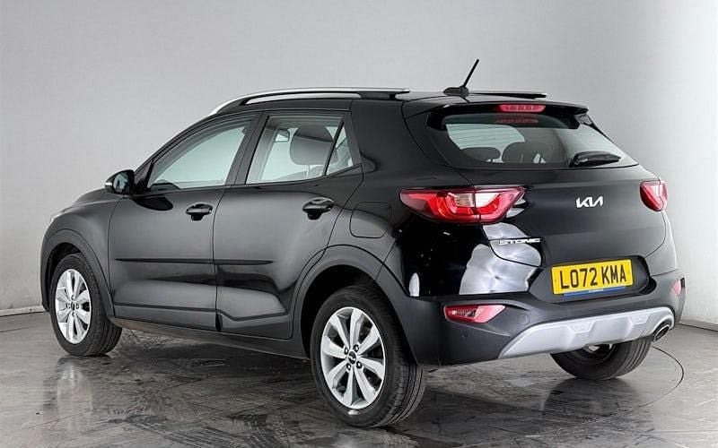 Second-hand Kia Stonic 101 CP (74 kW) 2023 Negru SUV