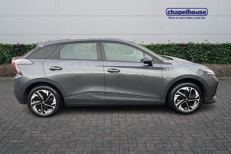 Ny MG MG4 EV 150 kW (204 HK) 2025 Halvkombi