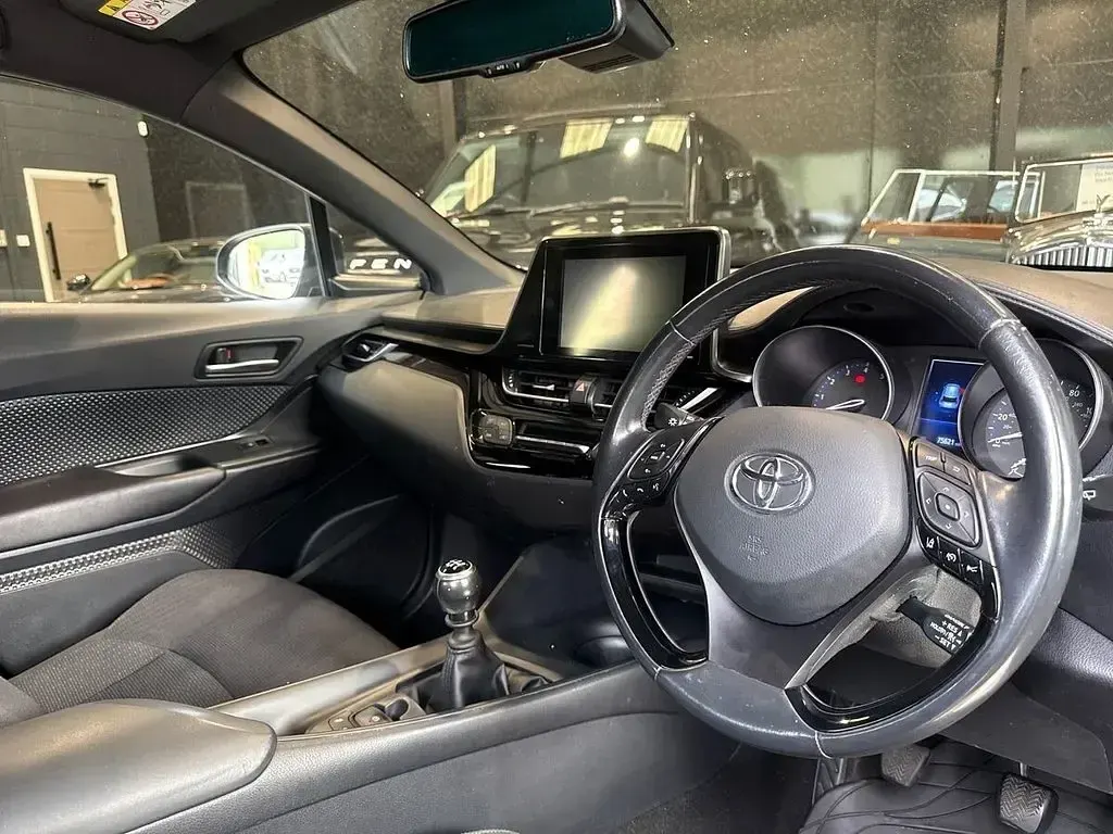 Used Toyota C-HR 116 HP (85 kW) 2018 Grey SUV