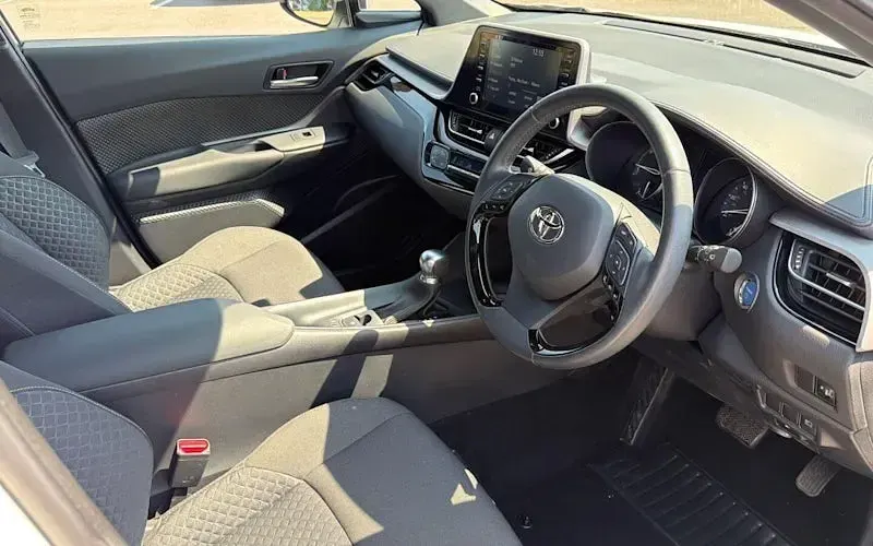 Used Toyota C-HR 122 HP (89 kW) 2021 White SUV