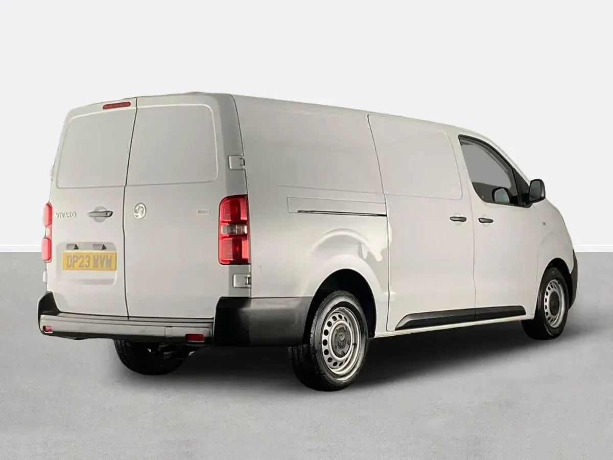 Used Vauxhall Vivaro 100 HP (73 kW) 2023 White MPV