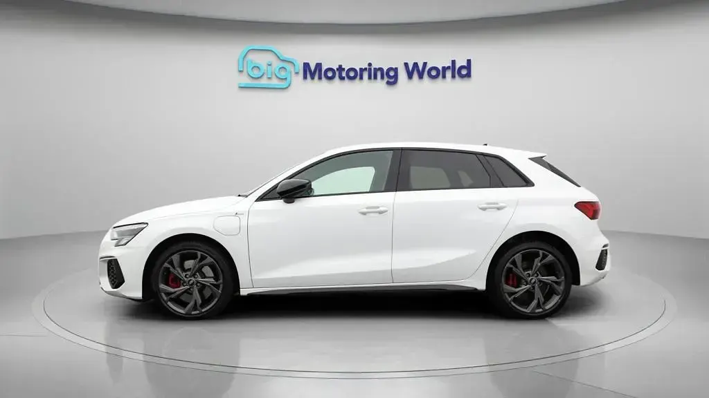 Used Audi A3 Sportback Competition 204 HP (150 kW) 2022 White Hatchback
