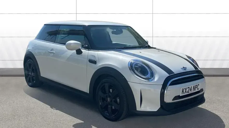 Begagnad Mini Cooper Classic 136 HK (100 kW) 2024 Vit Halvkombi