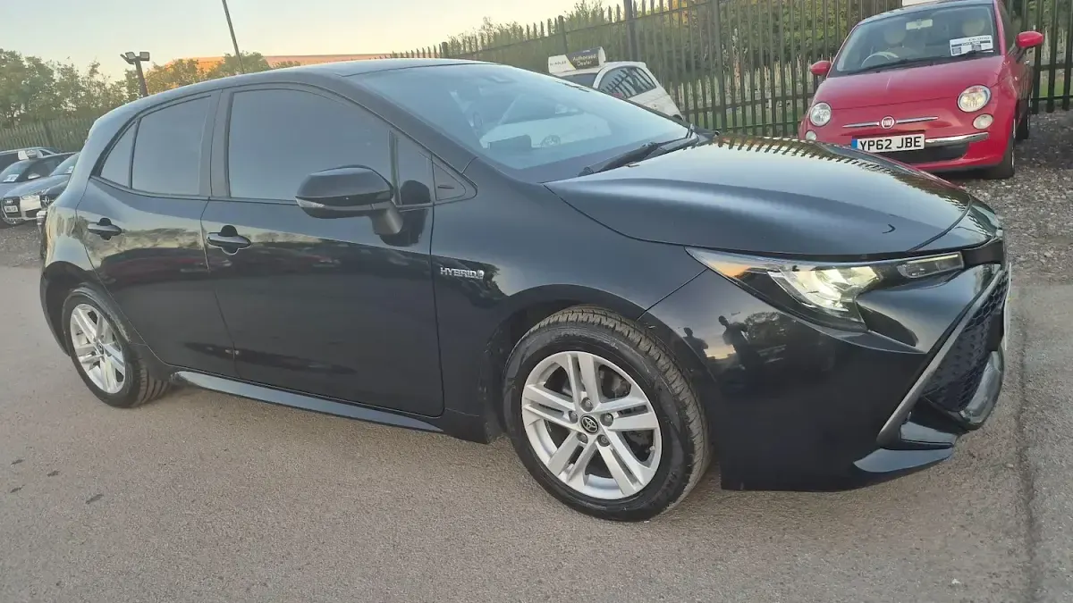 Used Toyota Corolla 122 HP (89 kW) 2020 Black Hatchback