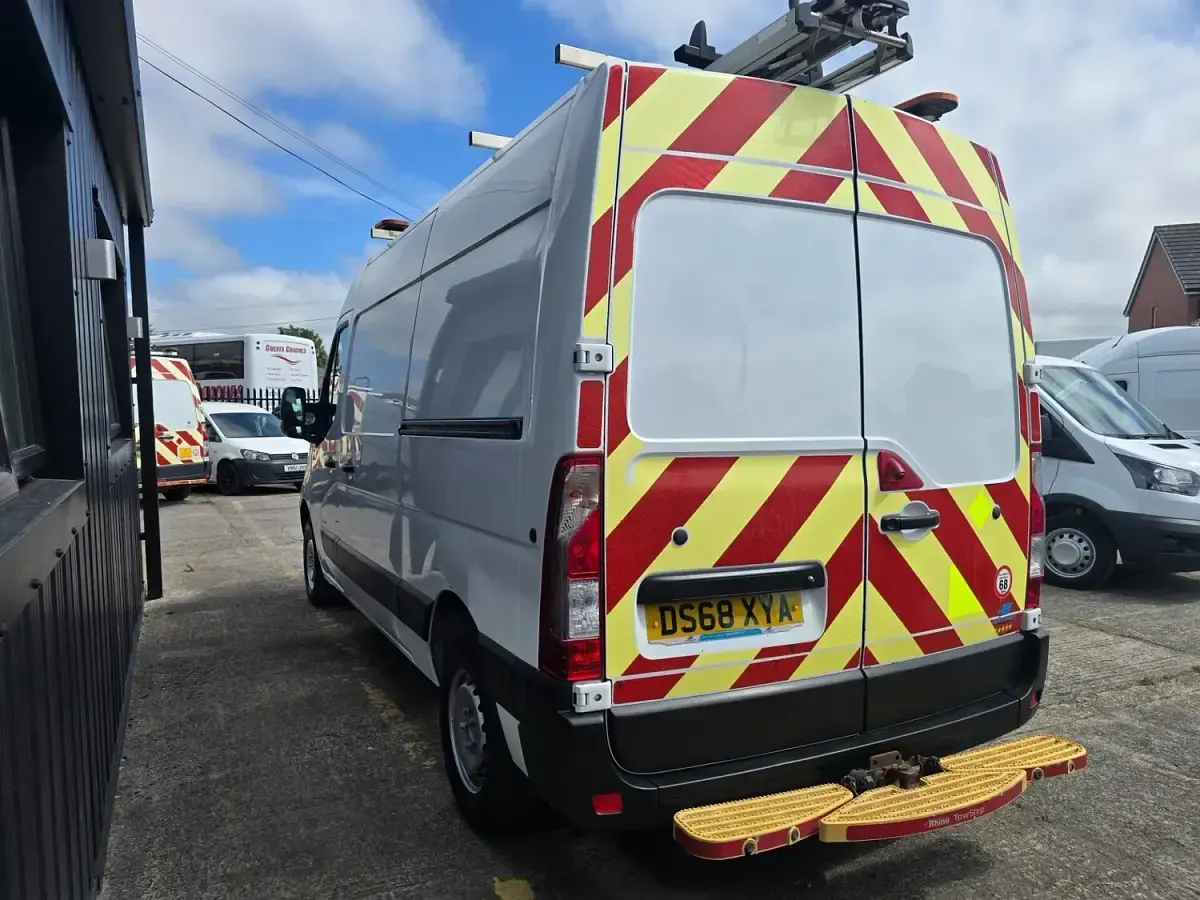 Used Vauxhall Movano 130 HP (95 kW) 2019 White MPV