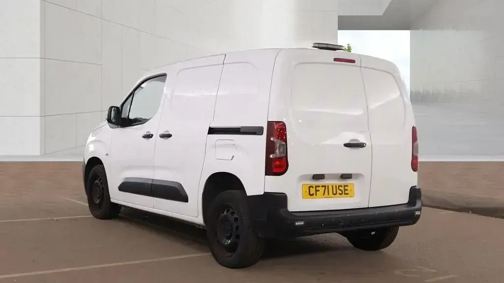 Used Peugeot Partner Premium 2022 White MPV