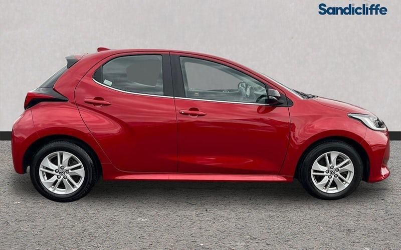 Begagnad Mazda 2 116 HK (85 kW) 2022 Röd Halvkombi