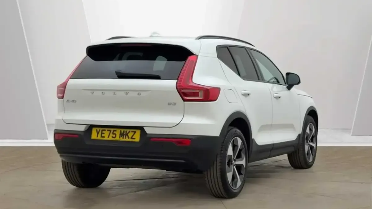 Used Volvo XC40 Plus 161 HP (118 kW) 2025 White SUV