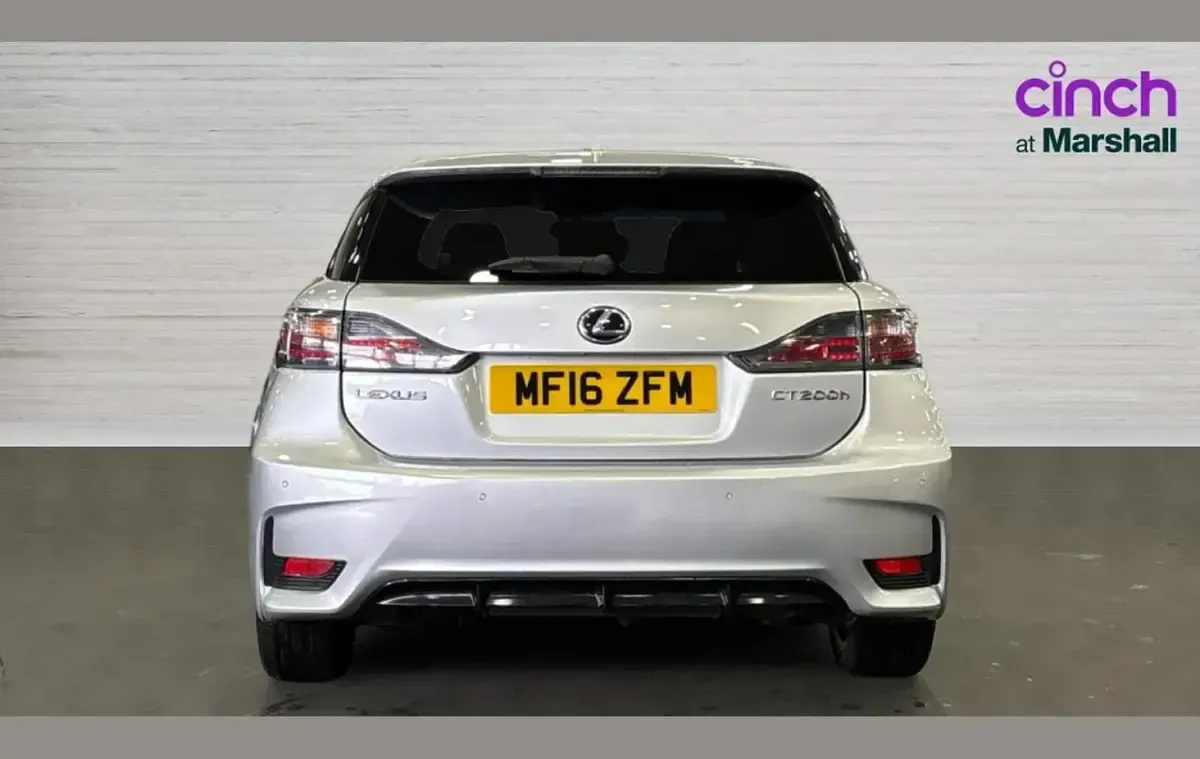 Used Lexus CT200h Sport Line 136 HP (100 kW) 2016 Silver Hatchback