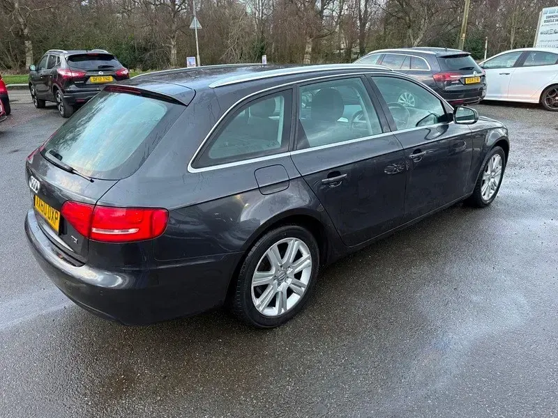 Second-hand Audi A4 143 CP (105 kW) 2011 Gri Break