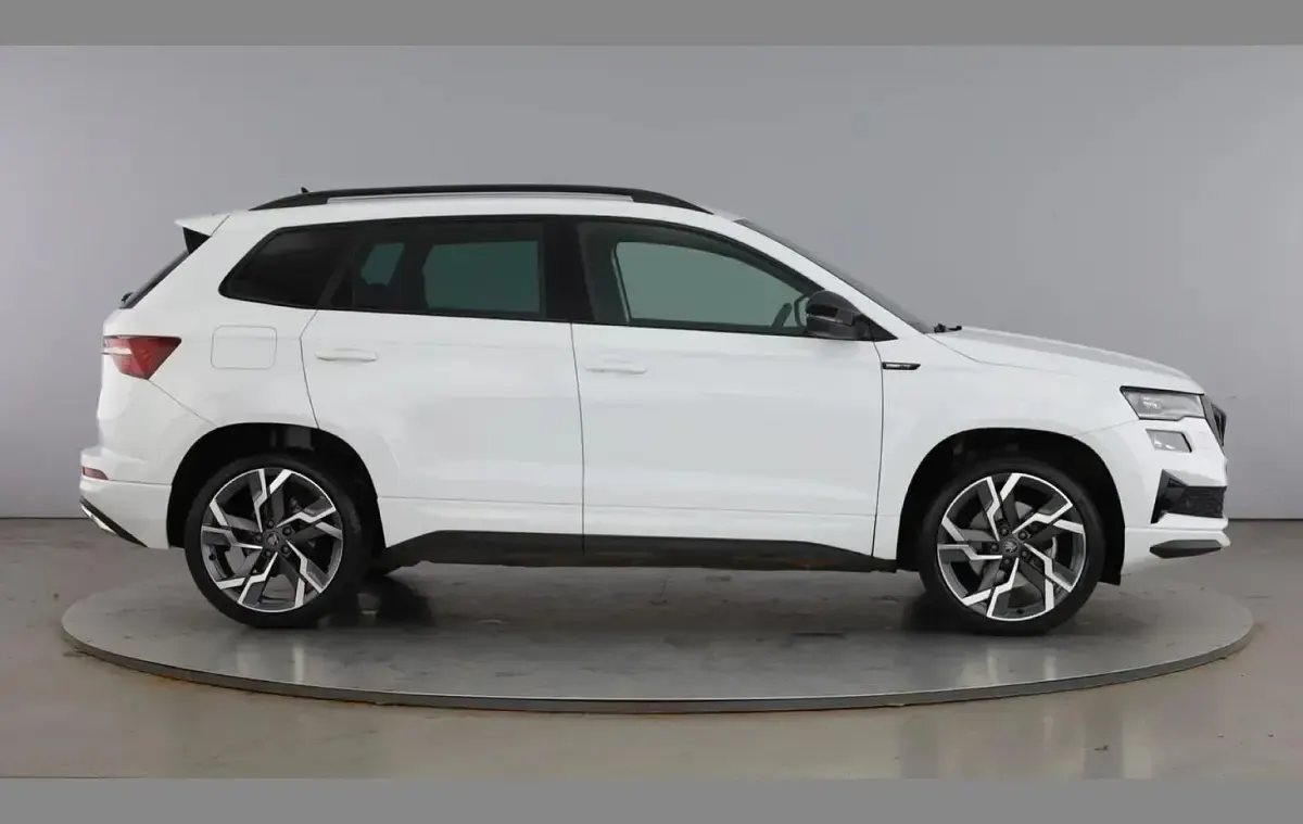 Used Skoda Karoq SportLine 150 HP (110 kW) 2025 Moon white metallic SUV