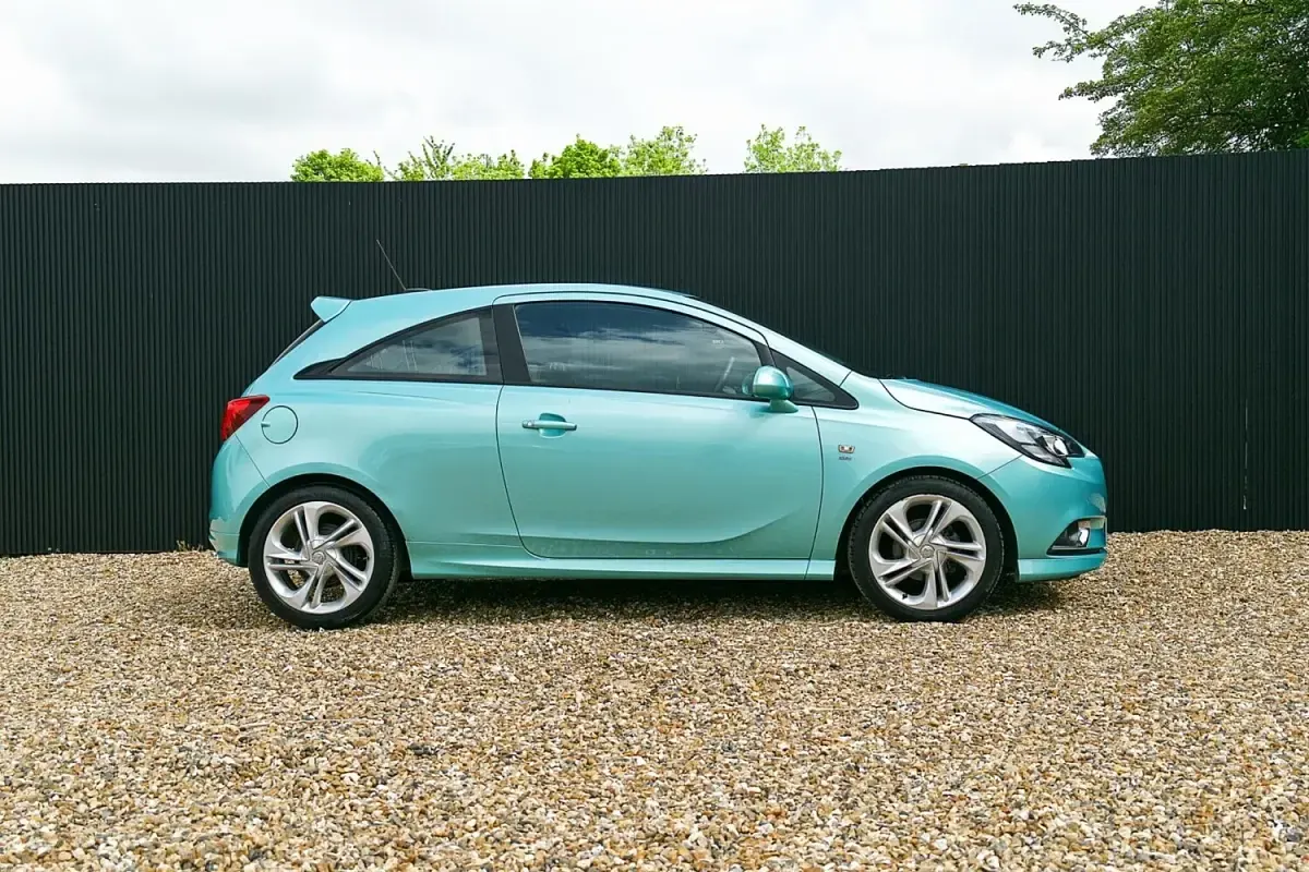 Used Vauxhall Corsa SRi 90 HP (66 kW) 2016 Green Hatchback