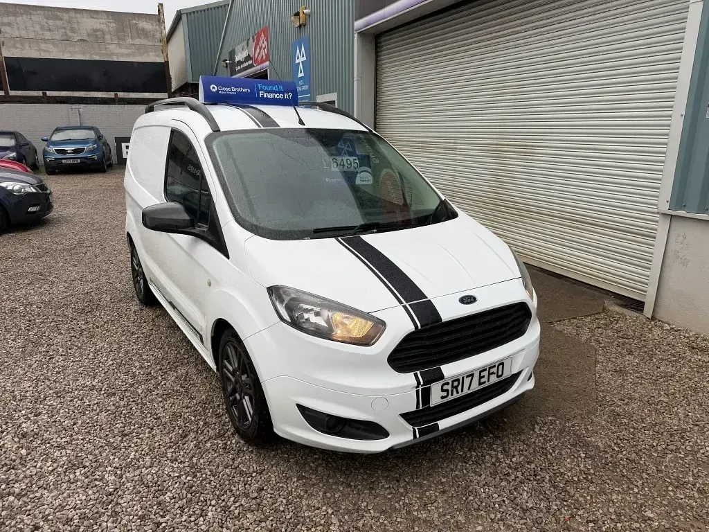 Used Ford Transit Courier Sport 95 HP (69 kW) 2017 White Van