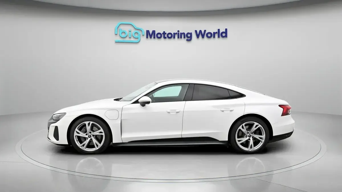 Used Audi e-tron GT quattro 494 kW (673 HP) 2022 White Sedan