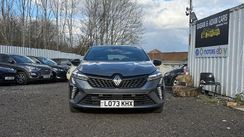 Used Renault Clio V Techno 92 HP (67 kW) 2023 Grey Hatchback