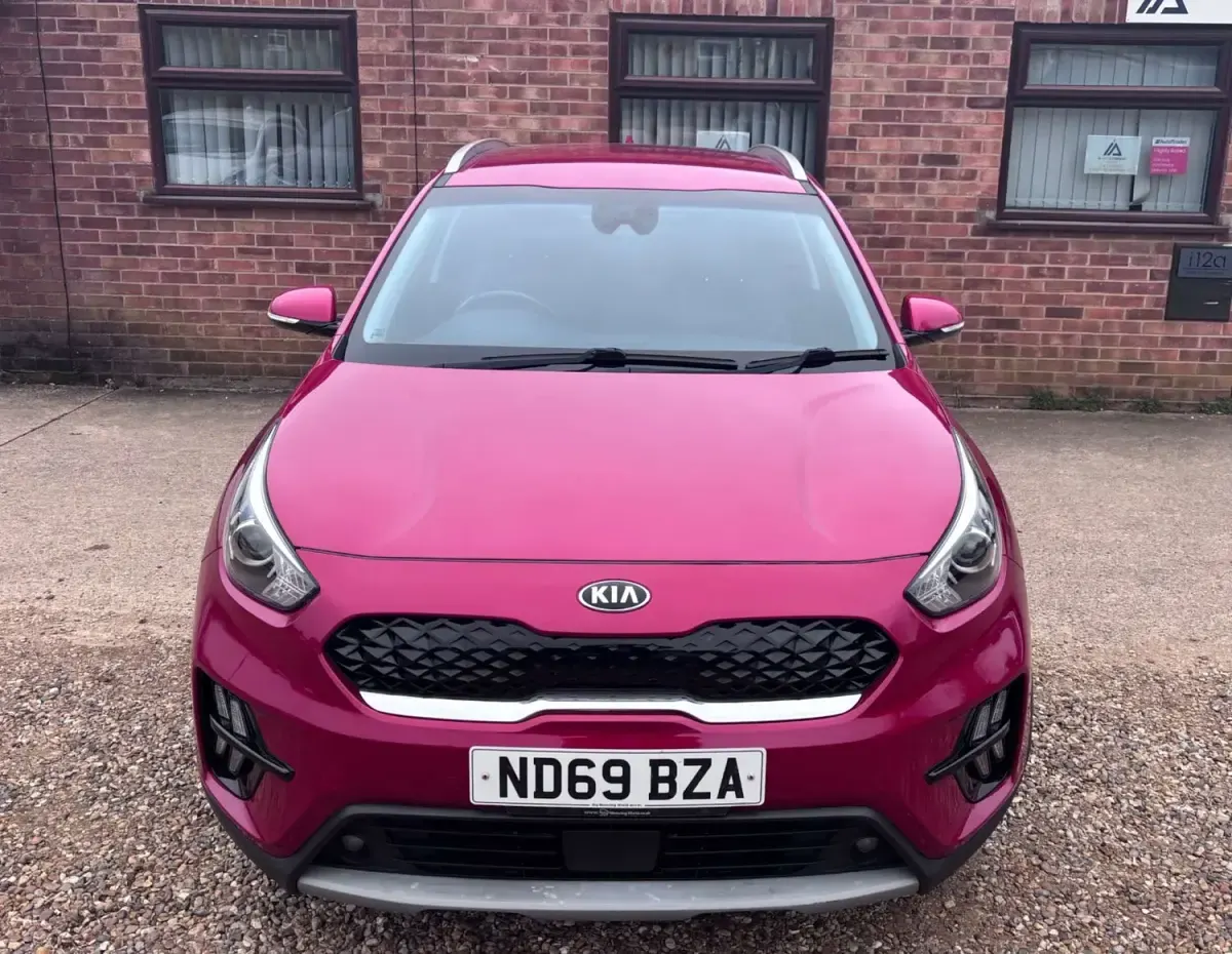 Gebraucht Kia Niro 139 PS (102 kW) 2020 Rot SUV