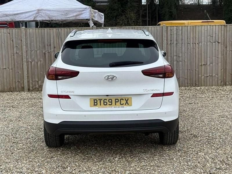 Used Hyundai Tucson SE 132 HP (97 kW) 2019 White SUV