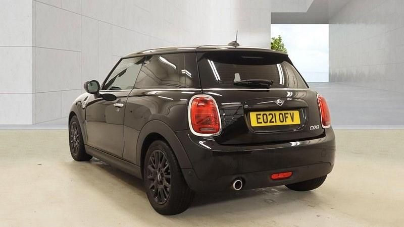 Usado Mini Cooper Classic 2021 Preto Citadino