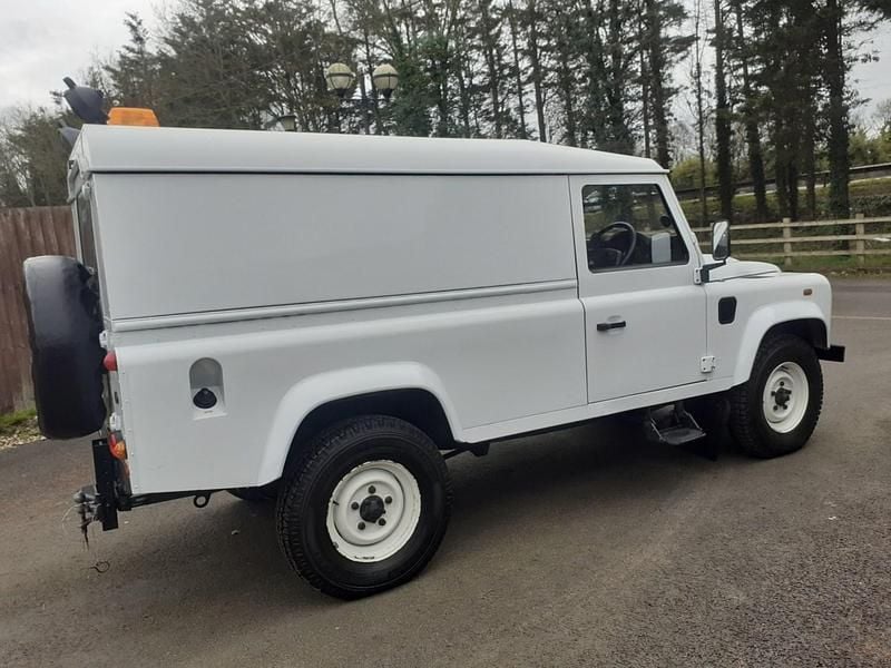 Used Land Rover Defender 2011 White Hatchback