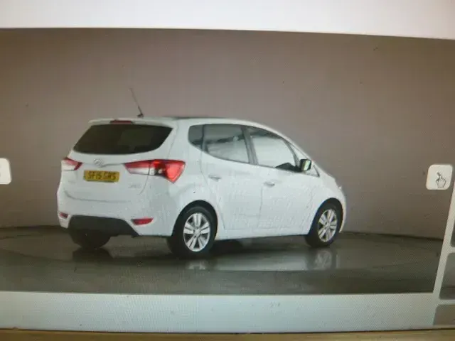 Used Hyundai ix20 Style 125 HP (91 kW) 2015 White Hatchback