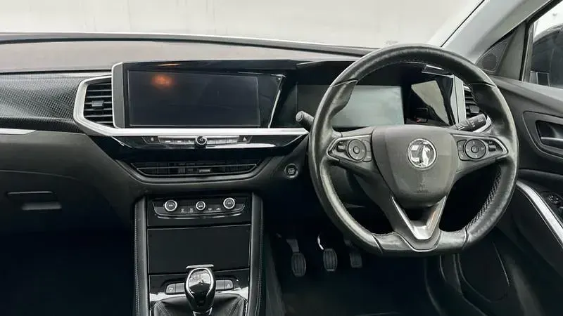 Used Vauxhall Grandland X Ultimate 130 HP (95 kW) 2024 White SUV