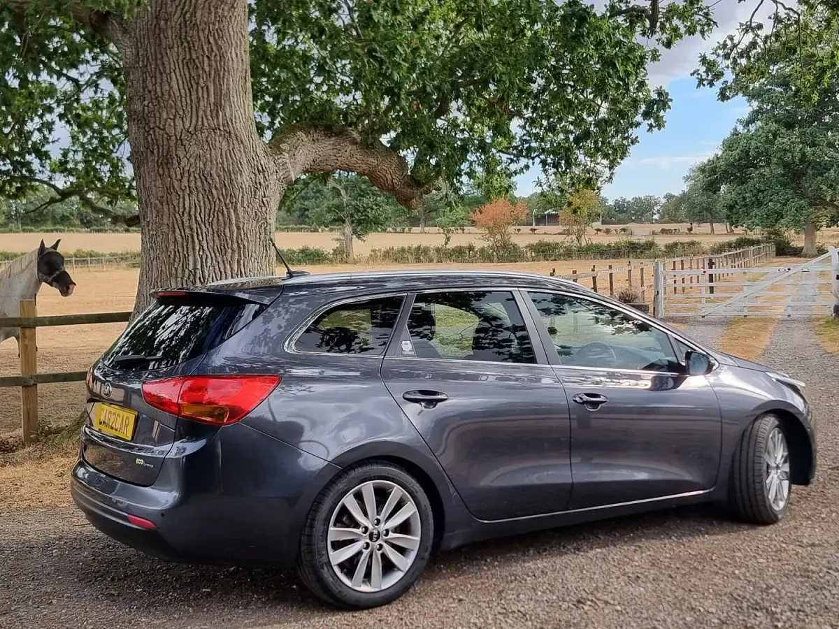 Used Kia Ceed 128 HP (94 kW) 2013 Silver Hatchback