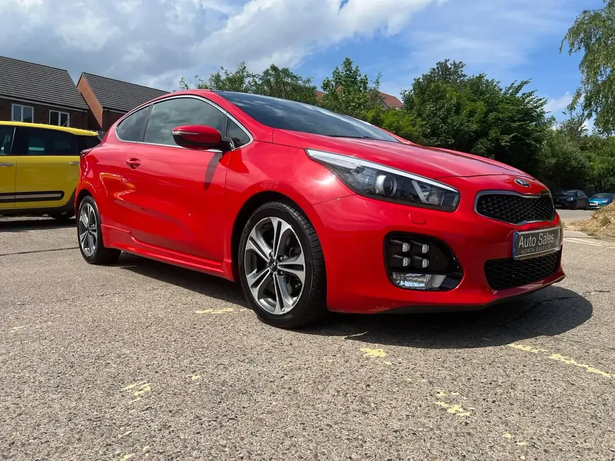 Used Kia ProCeed GT-Line S 134 HP (98 kW) 2018 Red Hatchback