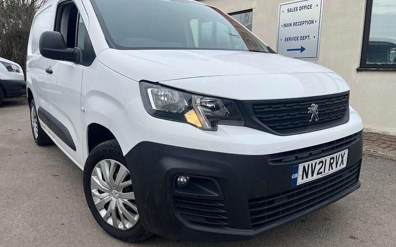 Used Peugeot Partner 102 HP (75 kW) 2021 White MPV