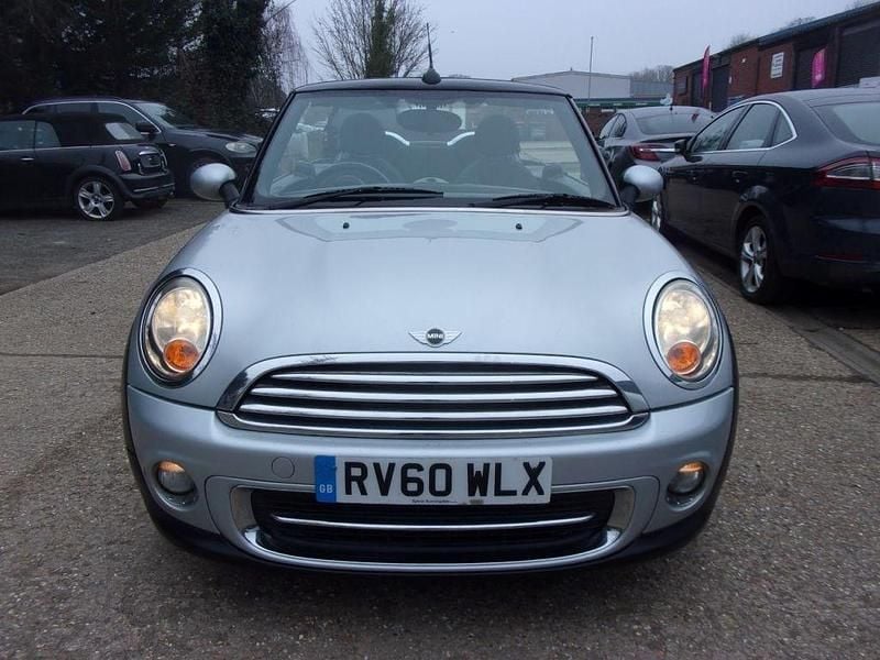 Begagnad Mini Cooper Cabriolet 2010 Silver Cab