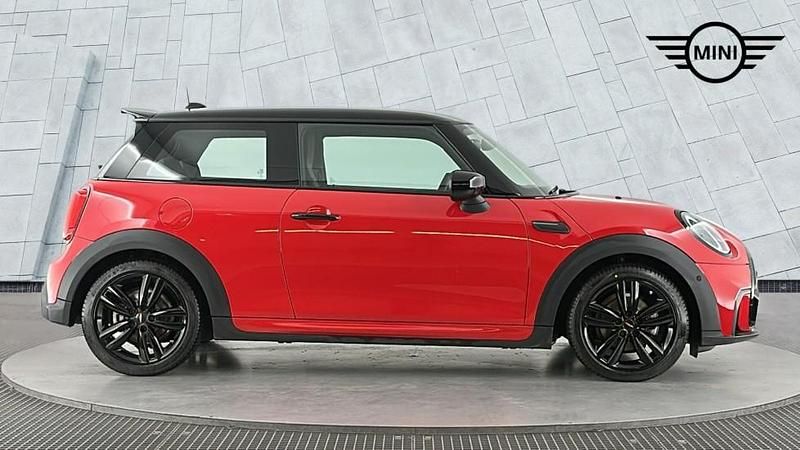 Used Mini Cooper Hatch 134 HP (98 kW) 2021 Red Hatchback