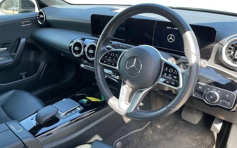 Used Mercedes A180 SE 136 HP (100 kW) 2021 Black Hatchback