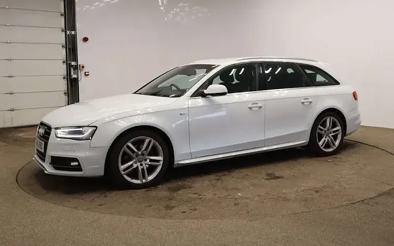 Used Audi A4 S-Line 150 HP (110 kW) 2015 White Estate