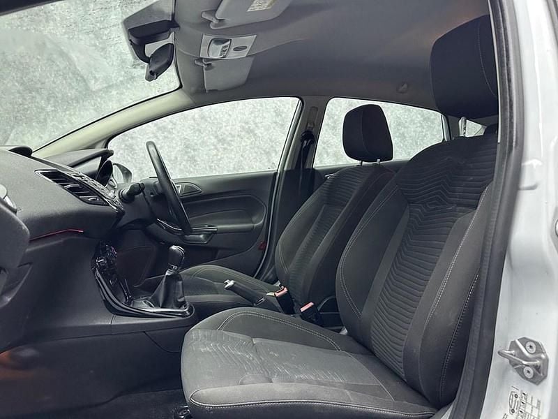 Used Ford Fiesta Zetec 2015 White Hatchback