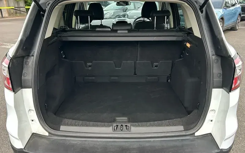 Used Ford Kuga Titanium 120 HP (88 kW) 2018 White SUV