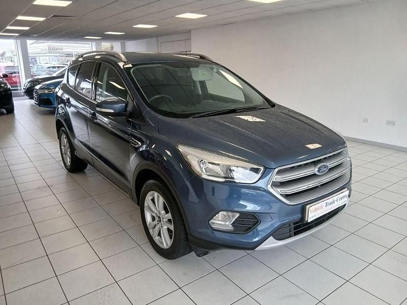 Begagnad Ford Kuga Zetec 120 HK (88 kW) 2019 Blå SUV