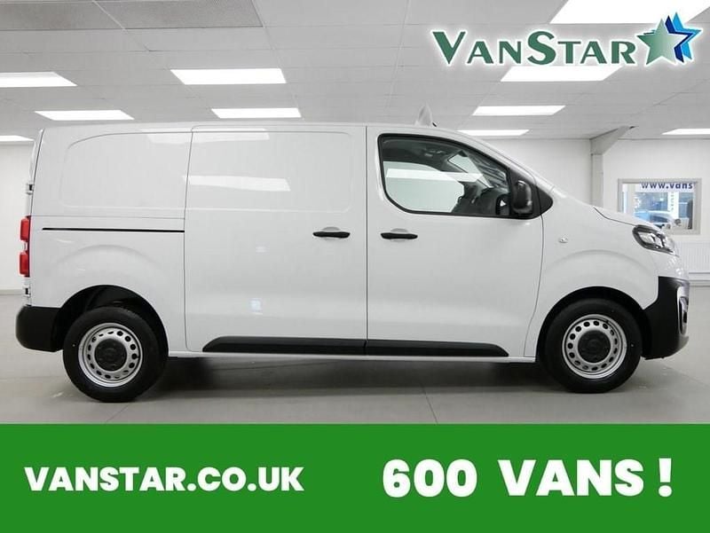 White Used 2023 Vauxhall Vivaro Edition Van | £18,489 (Fair price) - Image 1/4