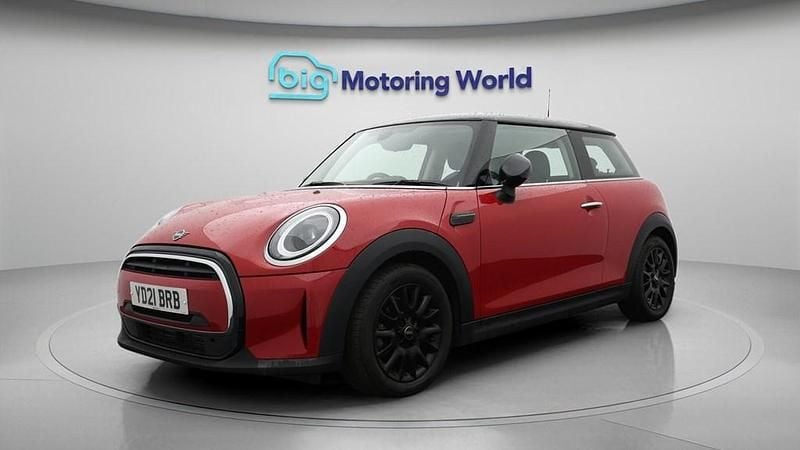 Used Mini Cooper Classic 136 HP (100 kW) 2021 Red Hatchback