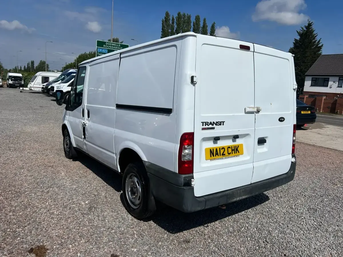 Usado Ford Transit 85 HP (62 kW) 2012 Branco Van