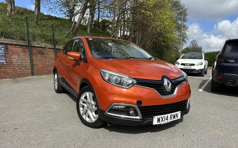 Used Renault Captur Dynamique 90 HP (66 kW) 2014 Orange SUV