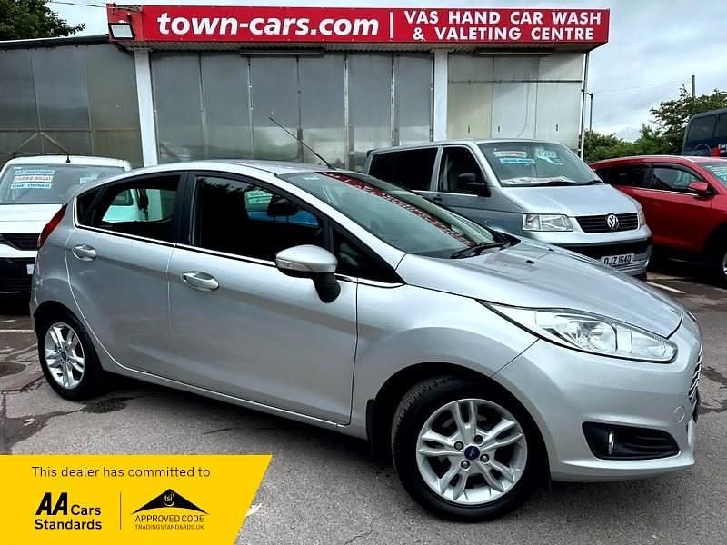Silver Used 2015 Ford Fiesta Titanium Hatchback | £5,999 (A bit pricey) - Image 1/4