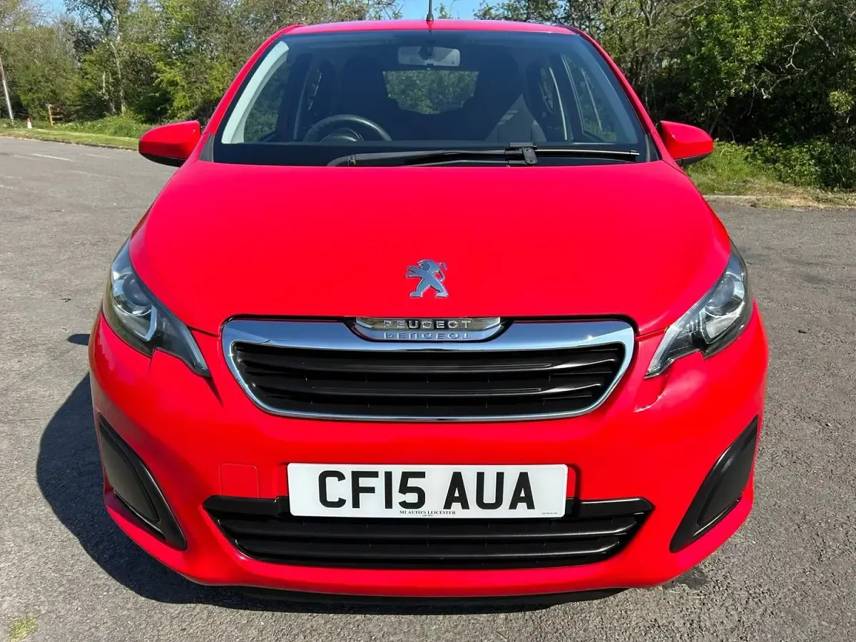 Used Peugeot 108 Active 68 HP (50 kW) 2015 Red Hatchback