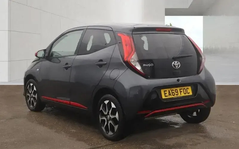 Used Toyota Aygo Trend 72 HP (52 kW) 2019 Grey Hatchback