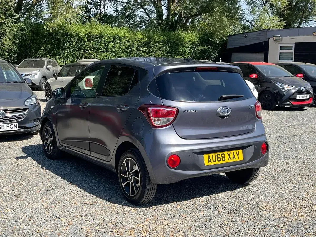Used Hyundai i10 GO! 67 HP (49 kW) 2018 Grey Hatchback